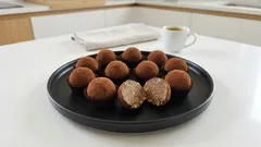 Tartufini mascarpone e caffè senza cottura: pronti in pochi minuti e da servire freddi